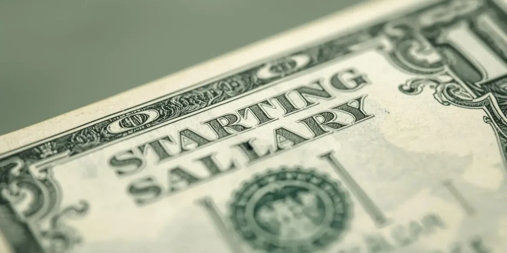 8 Factores Clave que Determinan tu Salario Inicial